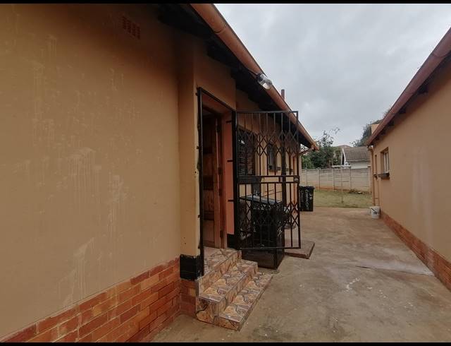3 BEDROOM FREESTANDING SOLD IN STILFONTEIN EXT 1
